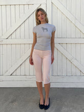 将图片加载到图库查看器,Pink & White Striped Capri