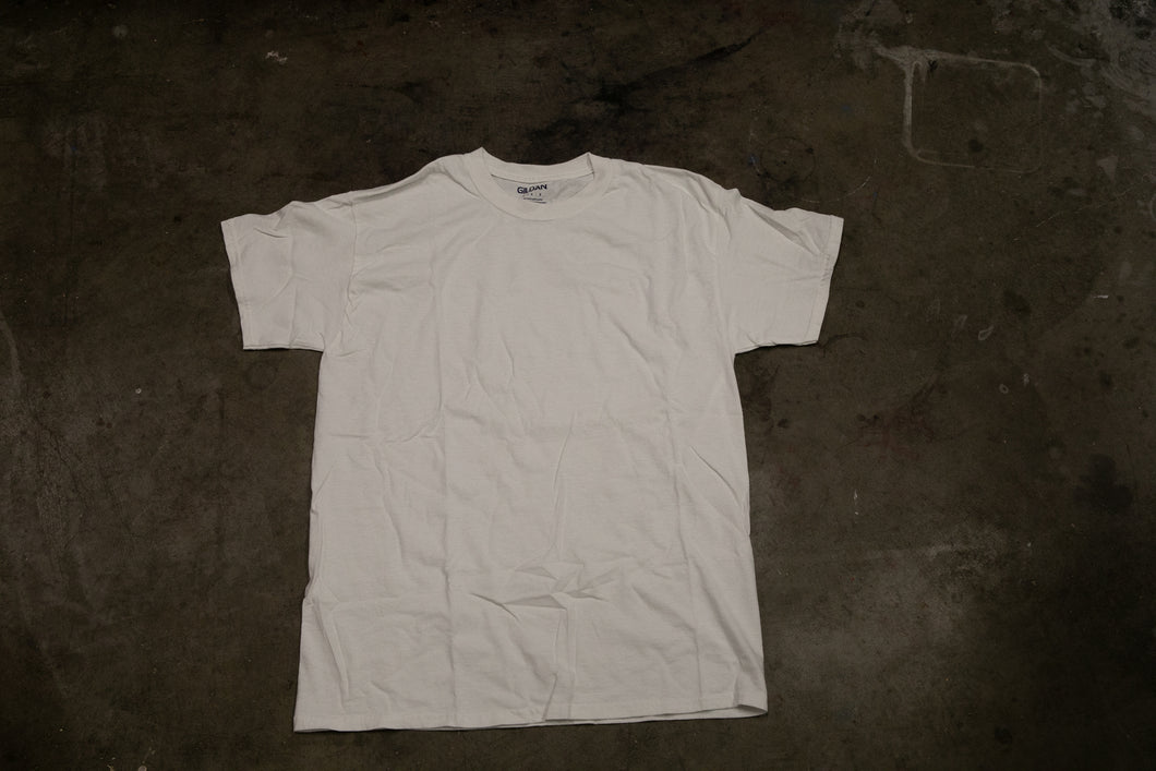 white t shirt L